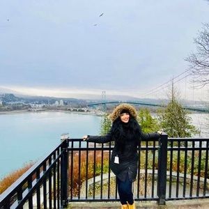 Meet your Posher, Andrea